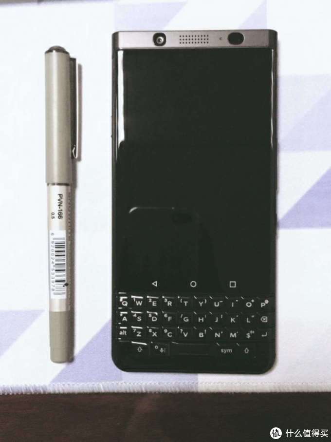 谁说黑莓手机是男人的专利?妹子用起来超酷哒:BlackBerry 黑莓 KEYone 智能手机