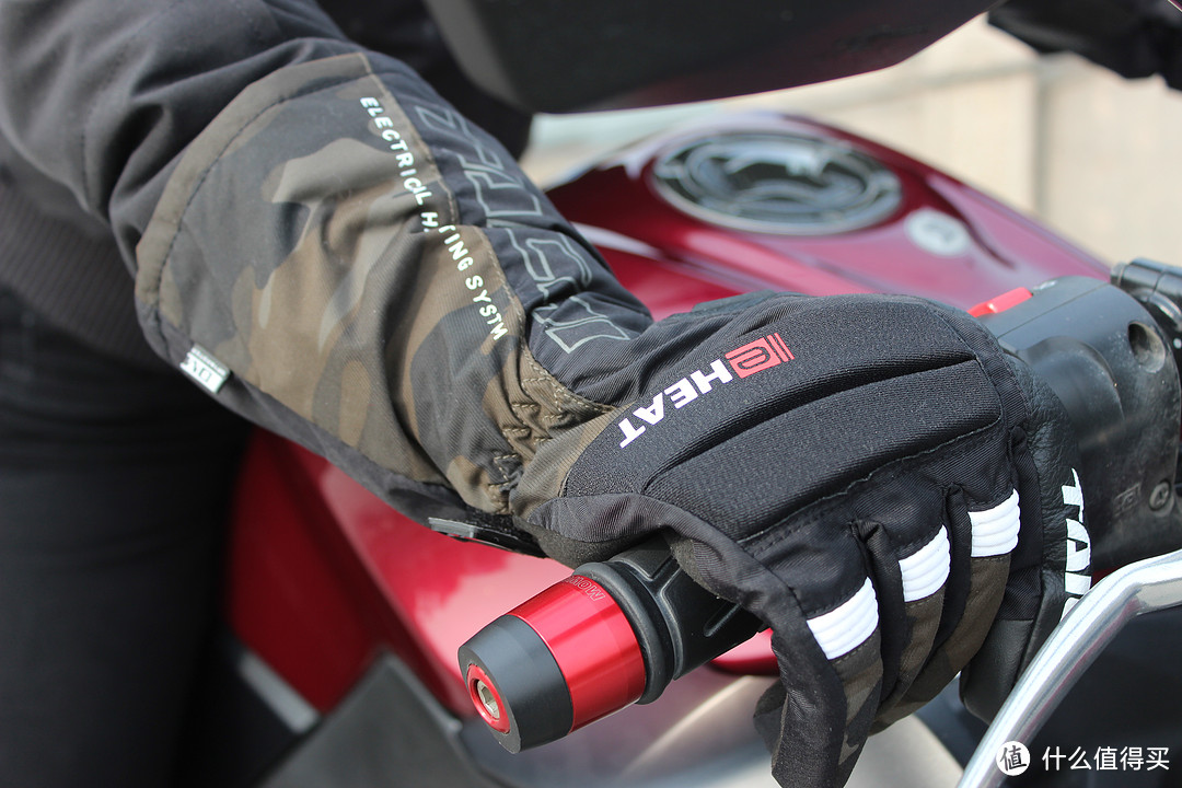 戴电加热手套在寒风中奔驰是一种什么感受—RSTAICHI e-HEAT电加热骑行手套 评测