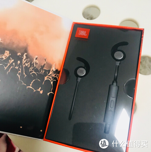 张大妈的新年礼物---JBL T280BT 蓝牙无线运动耳机