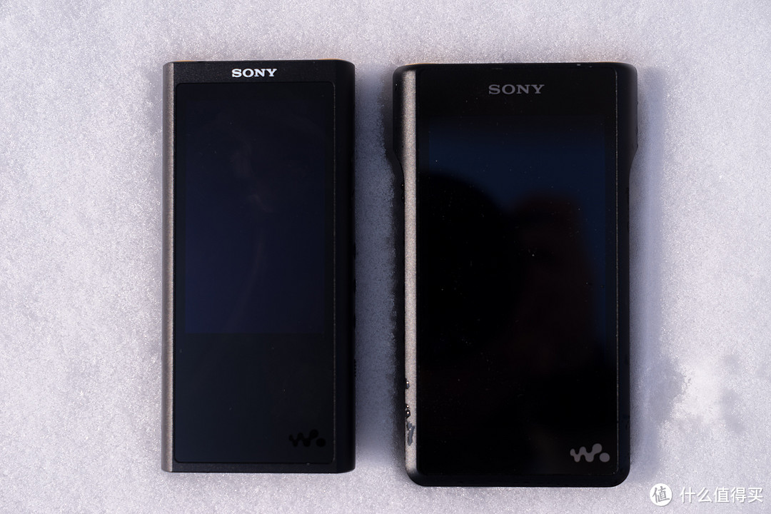 索尼 黑砖 VS ZX300A 音乐播放器，音质差距有多大？