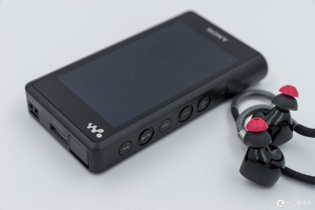 索尼 黑砖 VS ZX300A 音乐播放器,音质差距有多大?