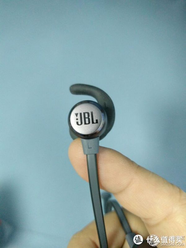 好像中了一百万  众测JBL T280BT 蓝牙无线运动耳机