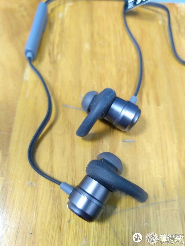 好像中了一百万  众测JBL T280BT 蓝牙无线运动耳机