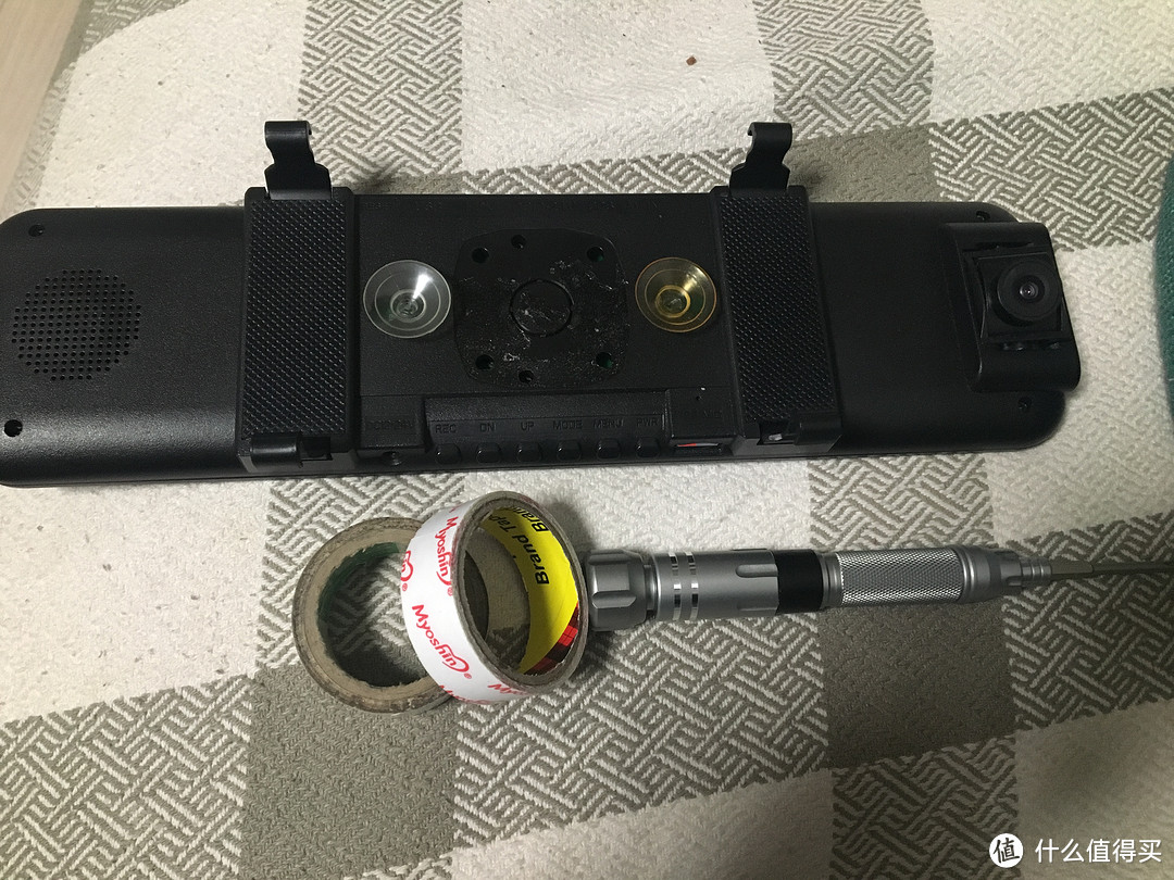 自己动手复活老行车记录仪：群华 V12 行车记录仪 更换内置锂电池记录