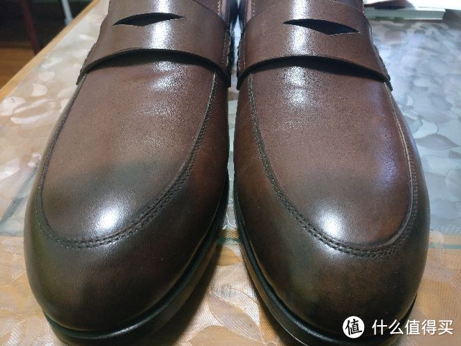 鞋头皮有点发黑?