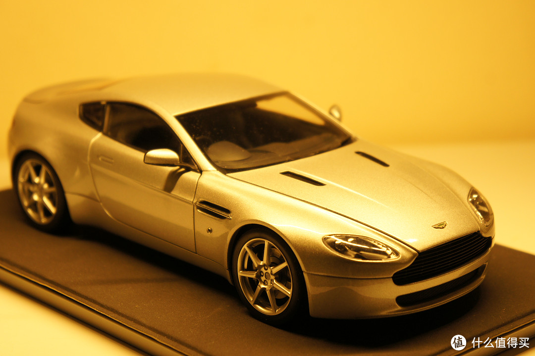 AUTOart 奥拓 阿斯顿马丁 V8 vantage 1:18 汽车模型 开箱