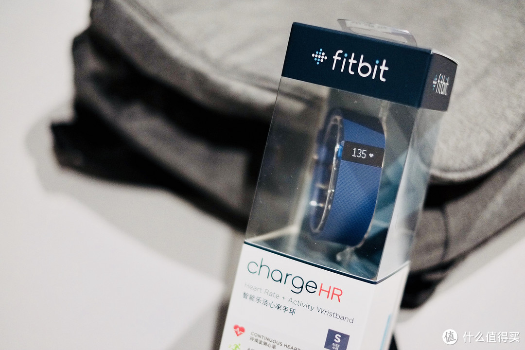 Fitbit手环，包的质量就不用拍了，地摊既视感