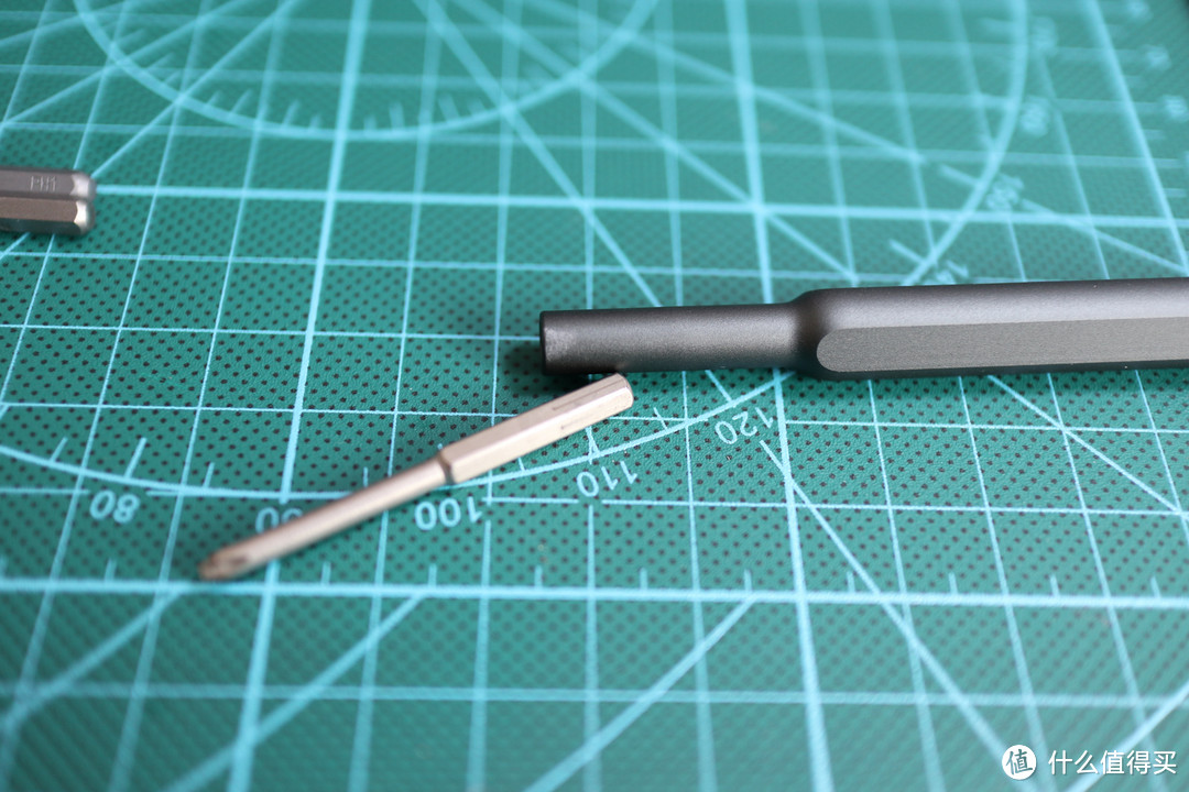 米家wiha精修螺丝刀套装、京造电动螺丝刀和南旗螺丝刀使用对比评测
