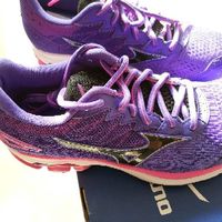 美津浓 Wave Rider 20 女士跑鞋外观展示(颜色|鞋底|后跟)