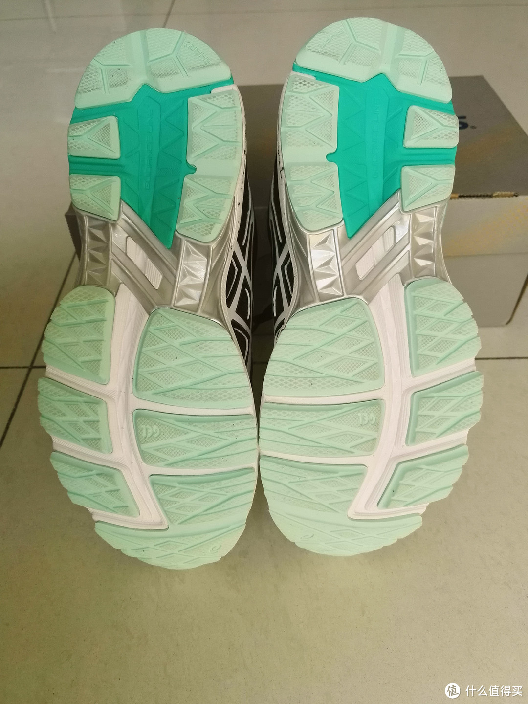 Asics 亚瑟士 GT-1000-6 女款跑鞋 开箱