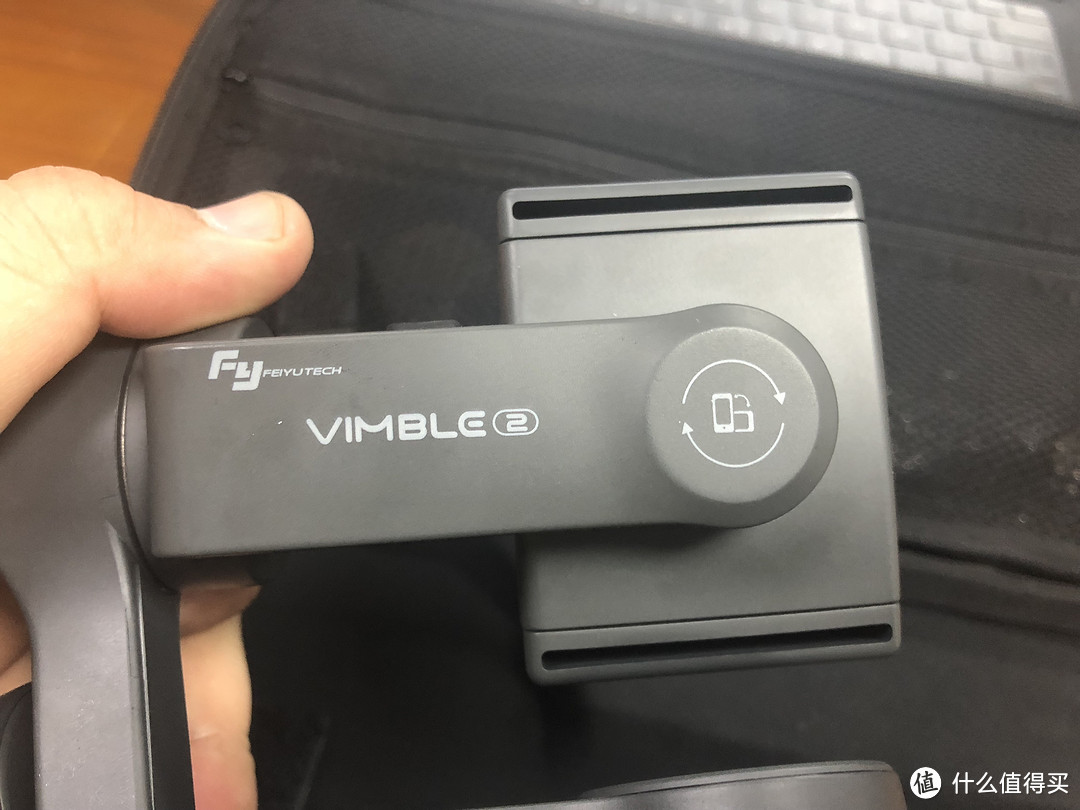 DJI 大疆 OSMO MOBILE 2 云台 开箱使用，并简单对比飞宇Vimble2