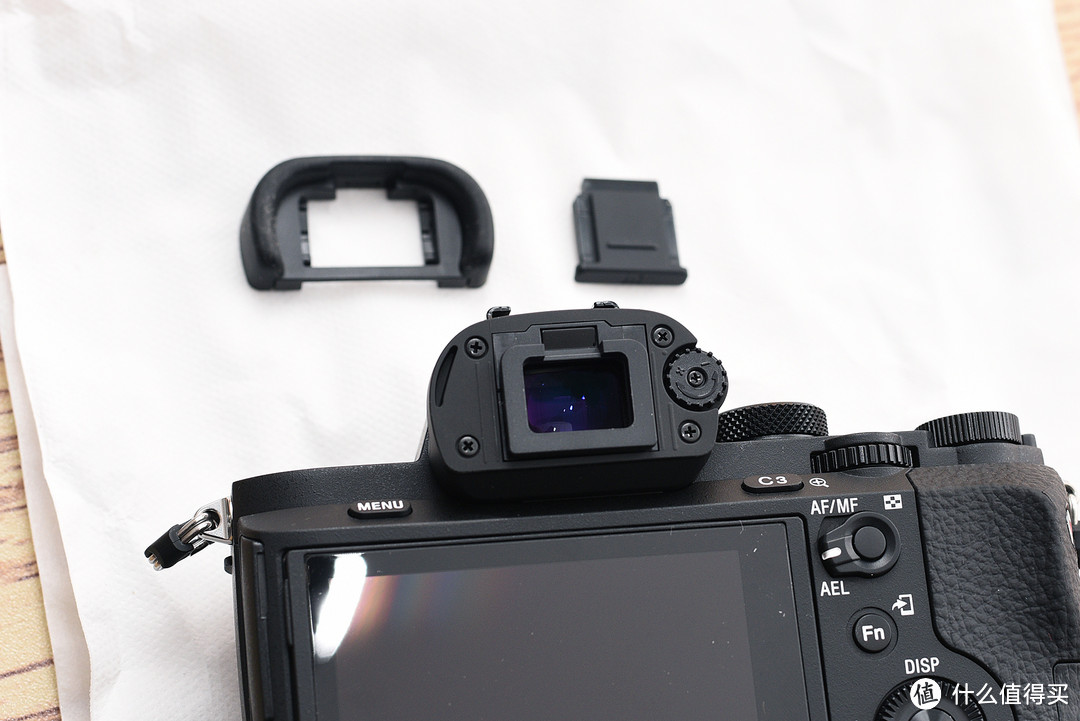 终需升全画幅，单反还是无反—Sony 索尼 A7M2 相机 开箱比较