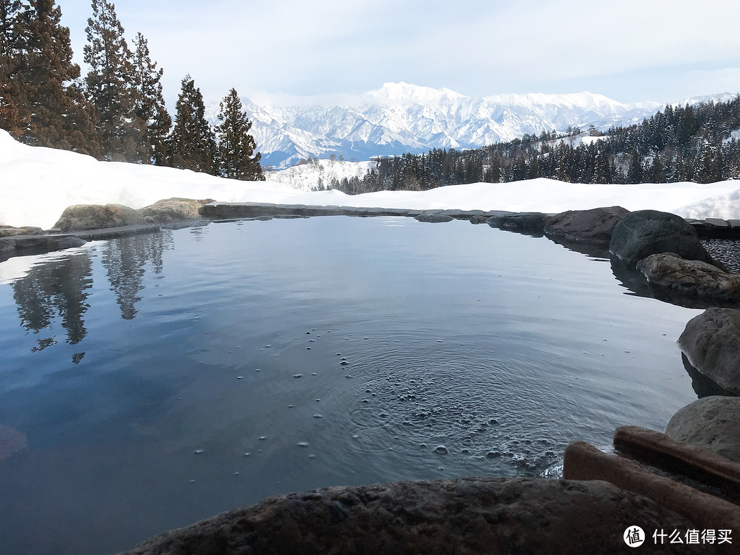 雪国绝景温泉行：远离春节人潮的静谧度假之旅