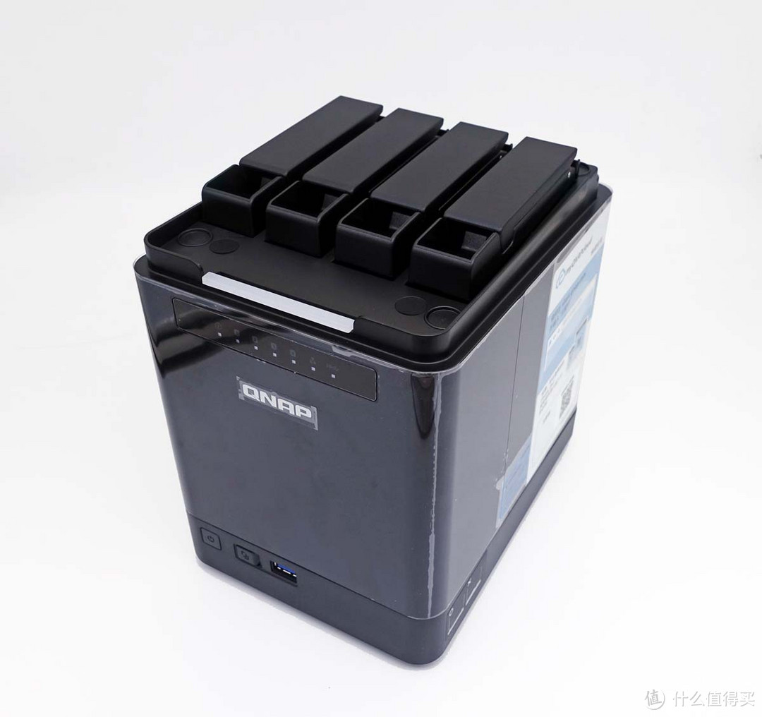 穷鬼家用NAS的故事，附QNAP 威联通 TS-453B mini 和 Synology 群晖 DS918+的简单比较