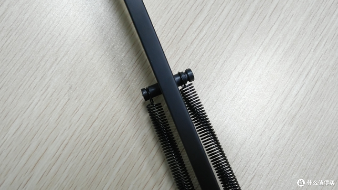 又是那个光:开林 HL-2303 落地台灯简评