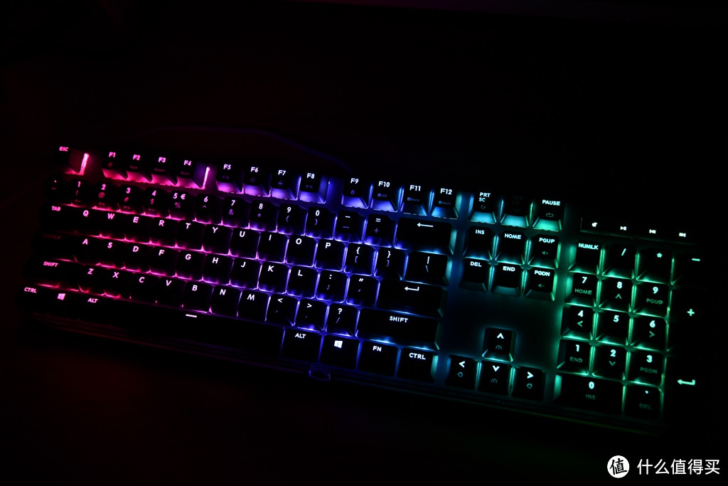 把我的ID映在键盘上—CoolerMaster 酷冷至尊 MK750 RGB 幻彩 机械键盘