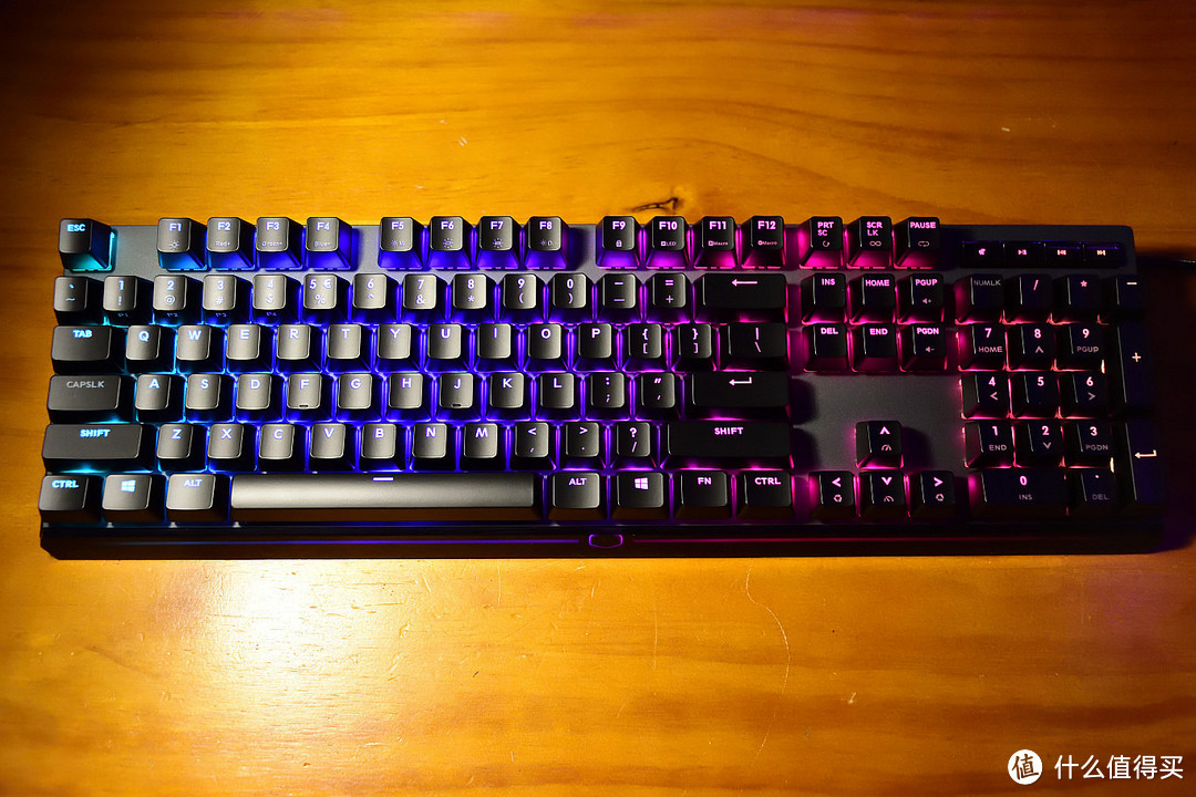 艳而不妖RGB键盘—CoolerMaster 酷冷至尊 MK750 RGB 茶轴机械键盘 开箱