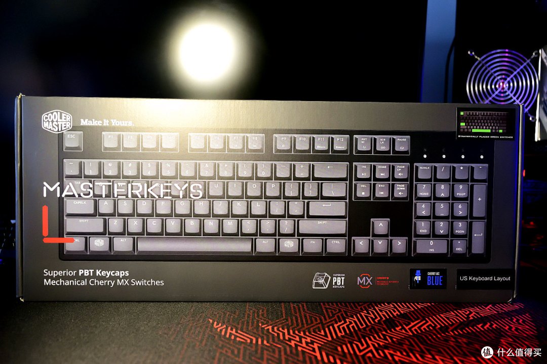艳而不妖RGB键盘—CoolerMaster 酷冷至尊 MK750 RGB 茶轴机械键盘 开箱