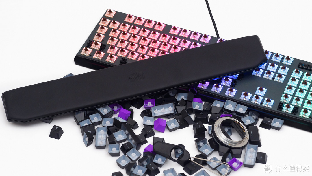 三面氛围灯：CoolerMaster 酷冷至尊 MK750 RGB 机械键盘 开箱体验