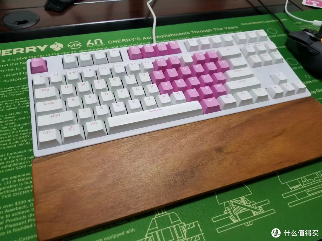 -为了我的整洁桌面，绿轴狂魔评测高斯GS-87D蓝牙双模红轴机械键盘。（附对比）