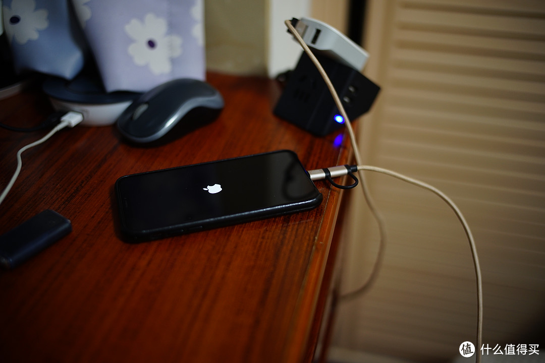 小巧玲珑的桌面电霸——飞利浦USB桌面旅行插座