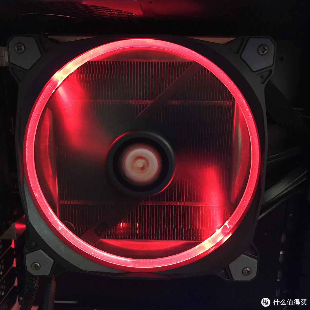 Thermaltake 曜越 Riing 14 LED RGB 256 Colors Fan 风扇 轻晒单