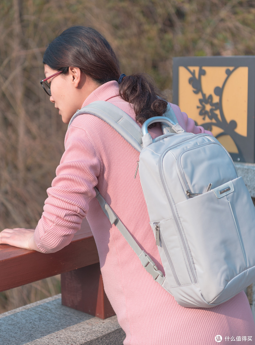 #女神节礼物# 送给家里女神的礼物—Samsonite 新秀丽 13.3英寸 BP2*28002 浅灰色 双肩包 开箱