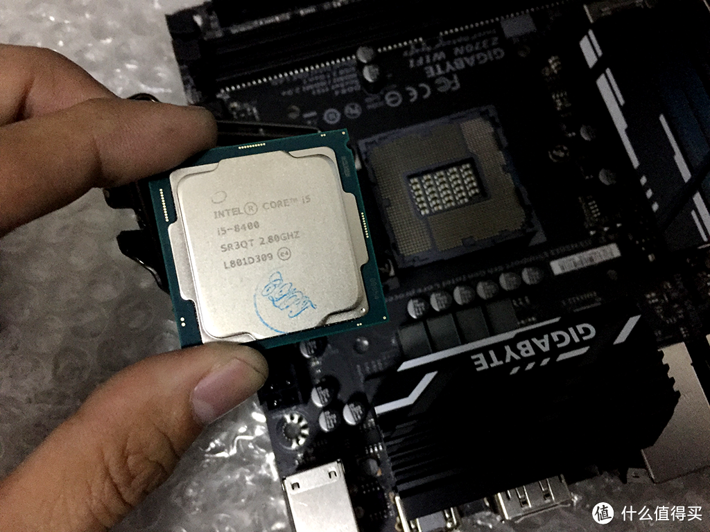 Intel 英特尔 i5-8400 酷睿六核 CPU &GIGABYTE 技嘉 z370n wifi 主板 开箱 （附组装过程，附简单评测）