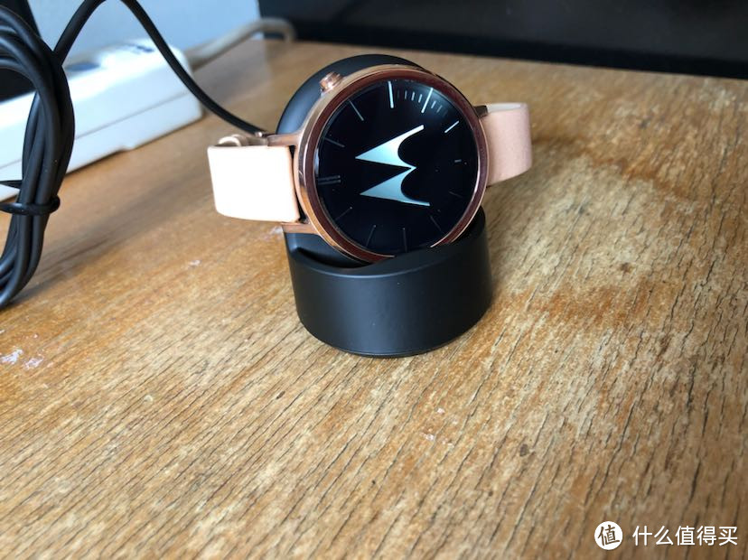 拔了一棵种了三年的草，想不到根都烂了：MOTOROLA 摩托罗拉 Moto360 二代 智能手表