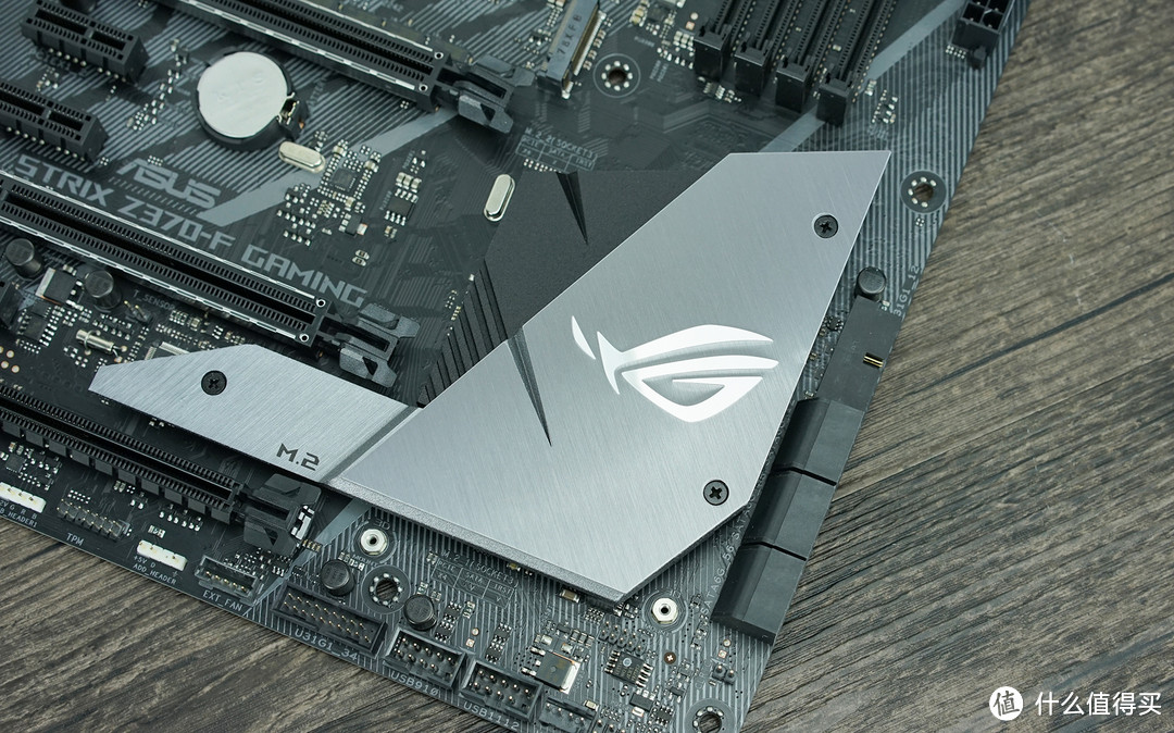 #原创新人#年轻人的第一台RGB主机：ASUS 华硕 ROG STRIX Z370-F GAMING主板 开箱体验