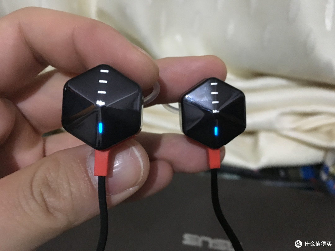 #剁主计划-西安#皮裤之父的耳机到底怎么样—FIIL CARAT 蓝牙耳机