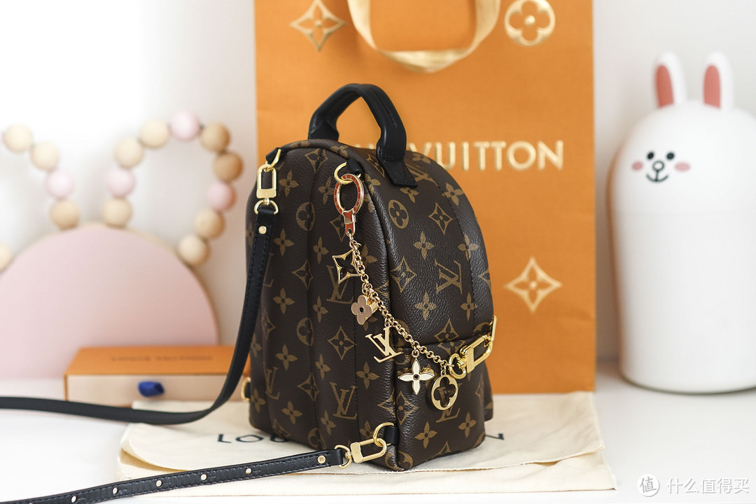 一个包竟有多种背法？小仙女的百搭单品 LOUIS VUITTON 路易威登 MONOGRAM系列 迷你双肩包