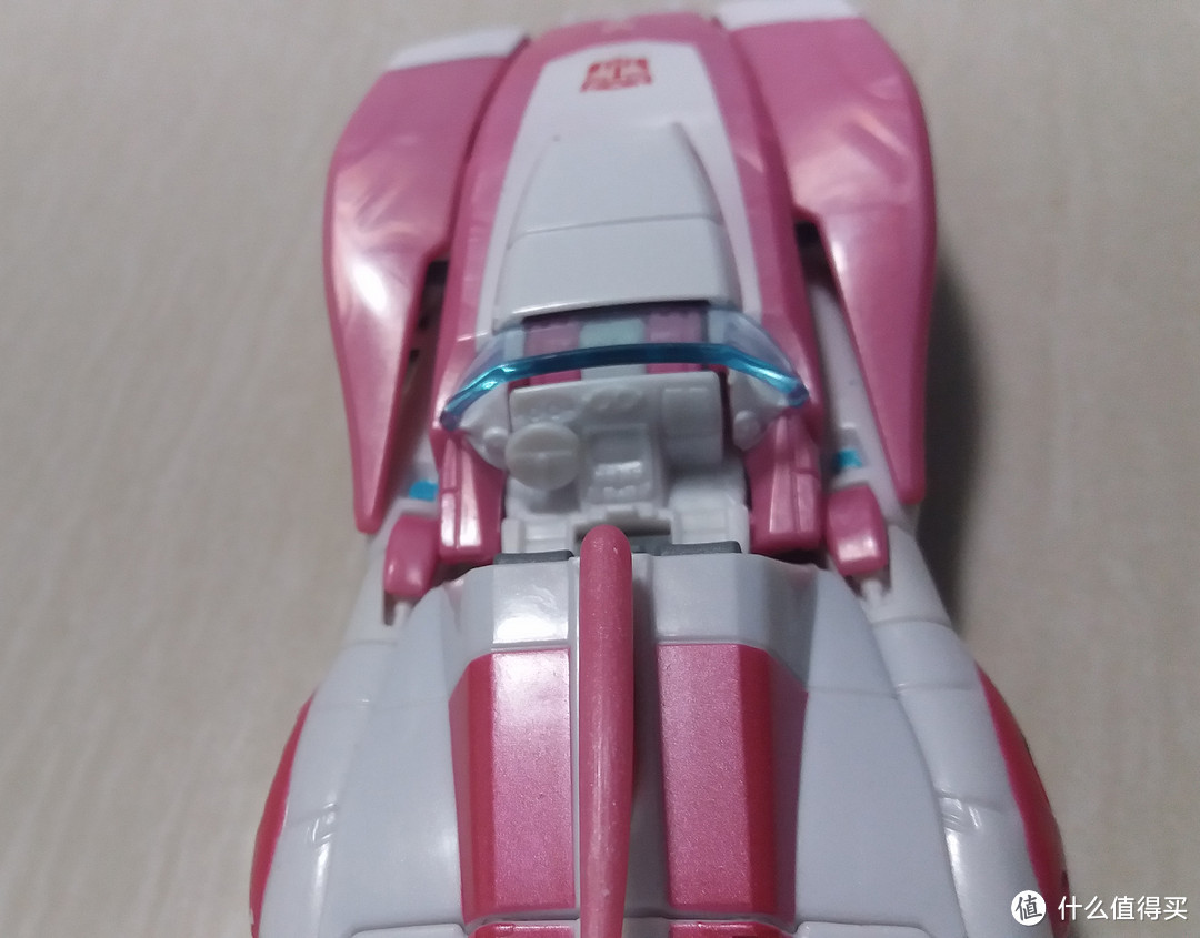 Hasbro 孩之宝 变形金刚 1986大电影之红粉战士阿尔茜 变形试玩