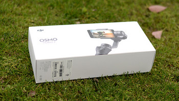 大疆 灵眸 OSMO Mobile 2防抖手机云台外观展示(充电线|夹持|材质|铭牌|按钮)