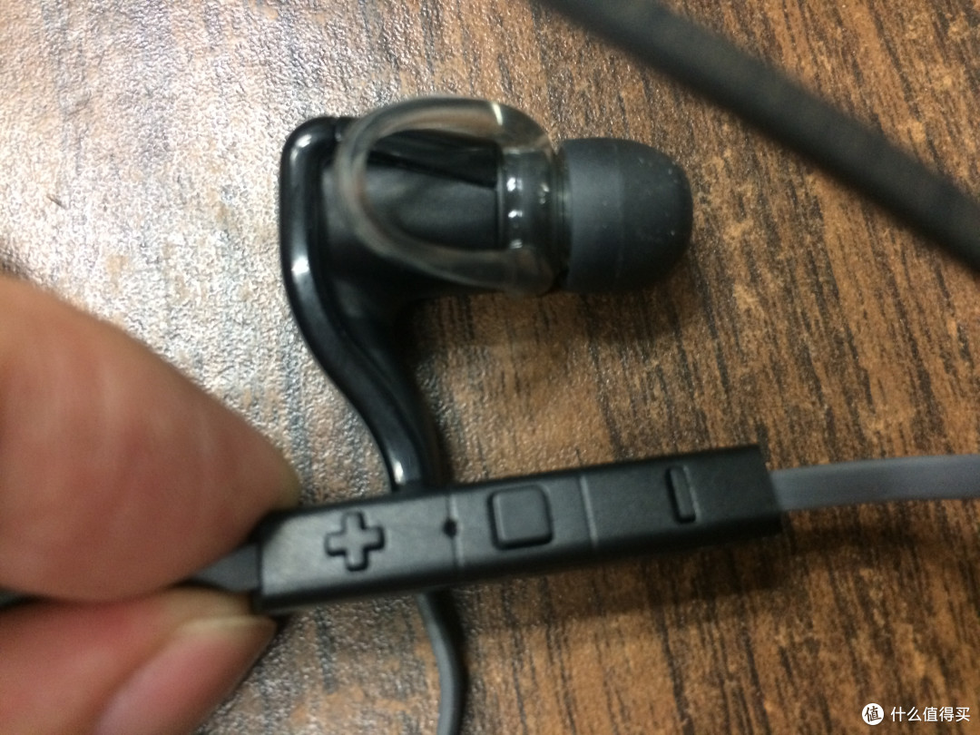细节图2，按键做的不错，可以凭触感分辨＋－号。