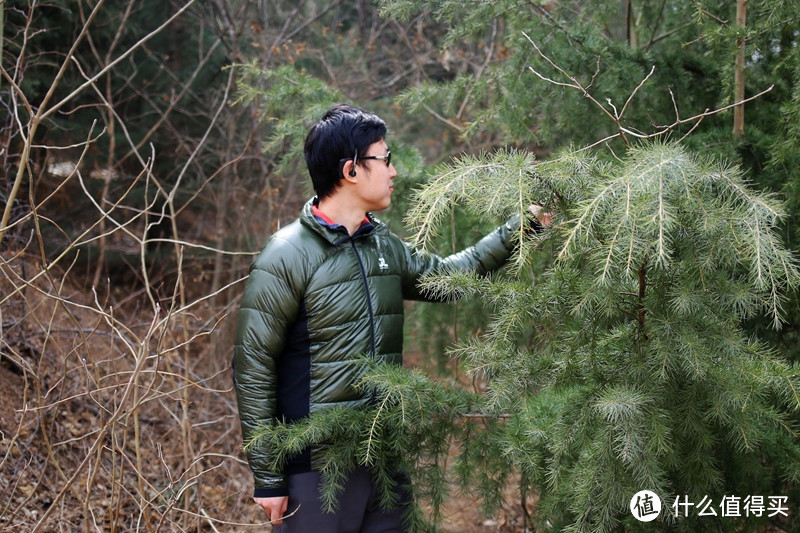 GEARLAB超轻羽绒服，轻便不失弹力，细节处理有待提高