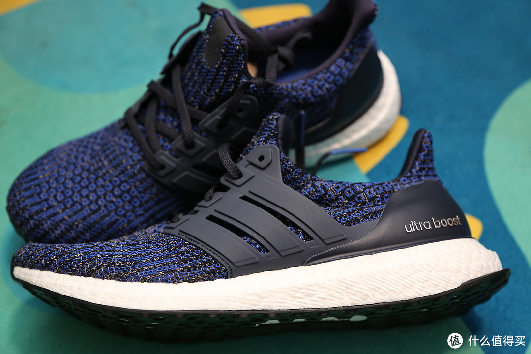 Adidas 阿迪达斯 UltraBOOST 男款水墨蓝跑鞋 开箱体验