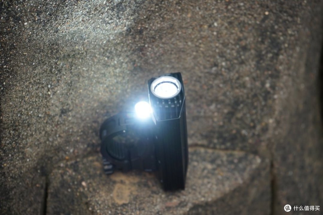 NITECORE 奈特科尔 BR35 远近光源骑行灯 上手体验
