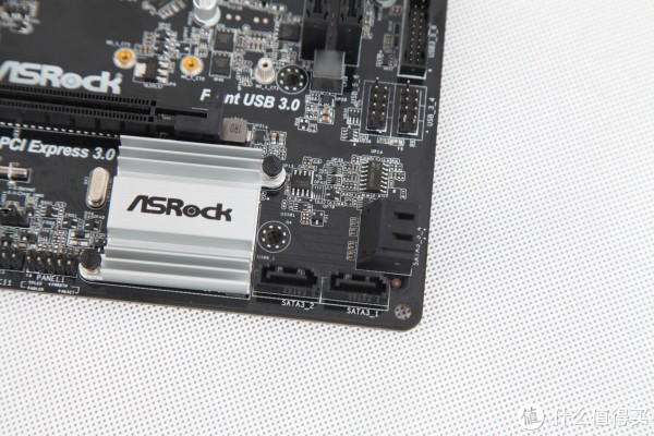CPU AMD Ryzen5 2400G + ASRock AB350M-HDV ASRock > AB350M-HDV R4.0