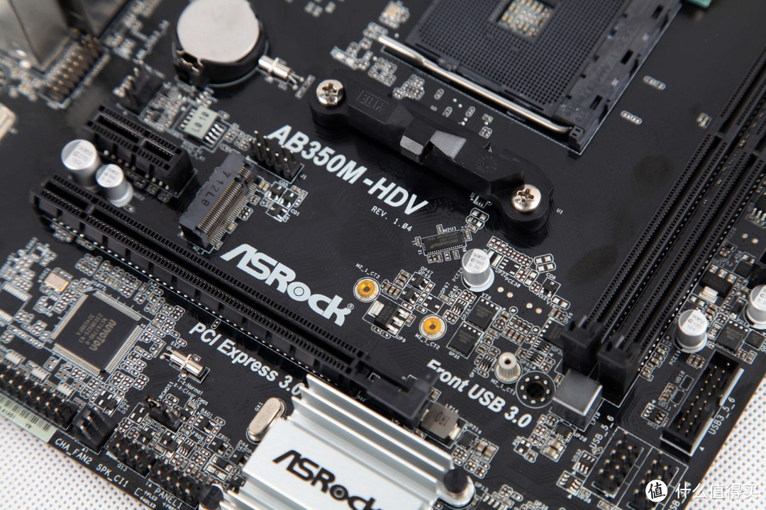 ASRock 华擎 AB350M-HDV搭载Ryzen 5 2400G，探索入门桌面级APU的运用极限