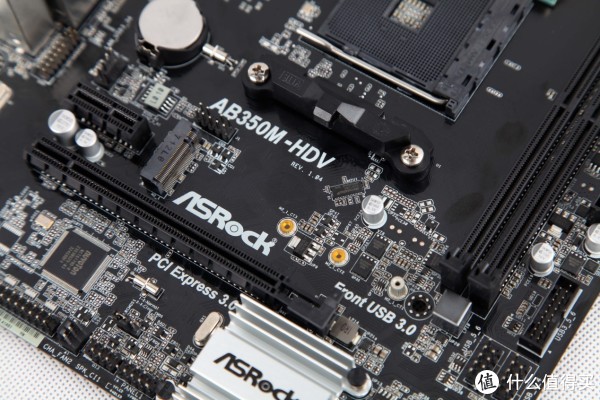 ASRock 华擎AB350M-HDV搭载Ryzen 5 2400G，探索入门桌面级APU的