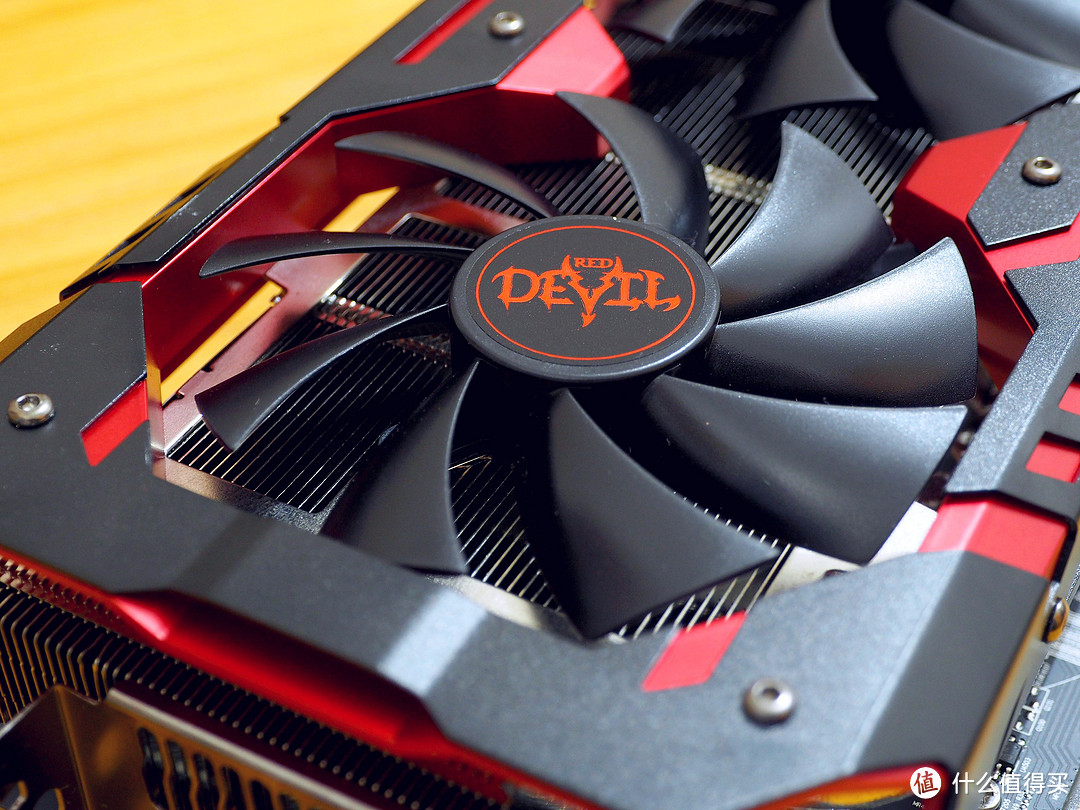 Radeon：“吃鸡”你不来优化我，只好18.3.3驱动来优化你了— Dataland 迪兰 DEVIL RX580 显卡 开箱