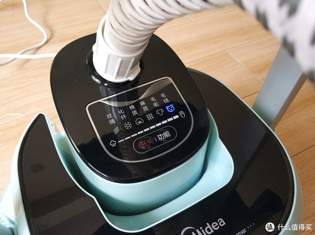 Midea 美的 蒸汽挂烫机YGD20D7 开箱试用