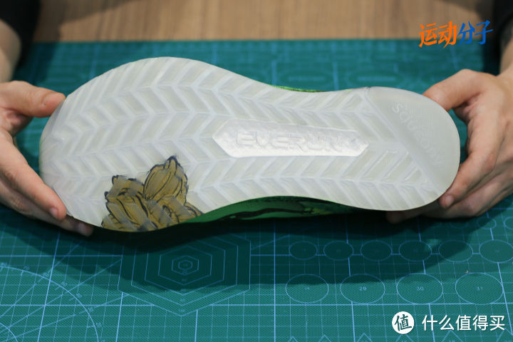 Saucony Liberty ISO 与Freedom ISO 对比评测：乍看是对孪生兄弟，亦有不同功力