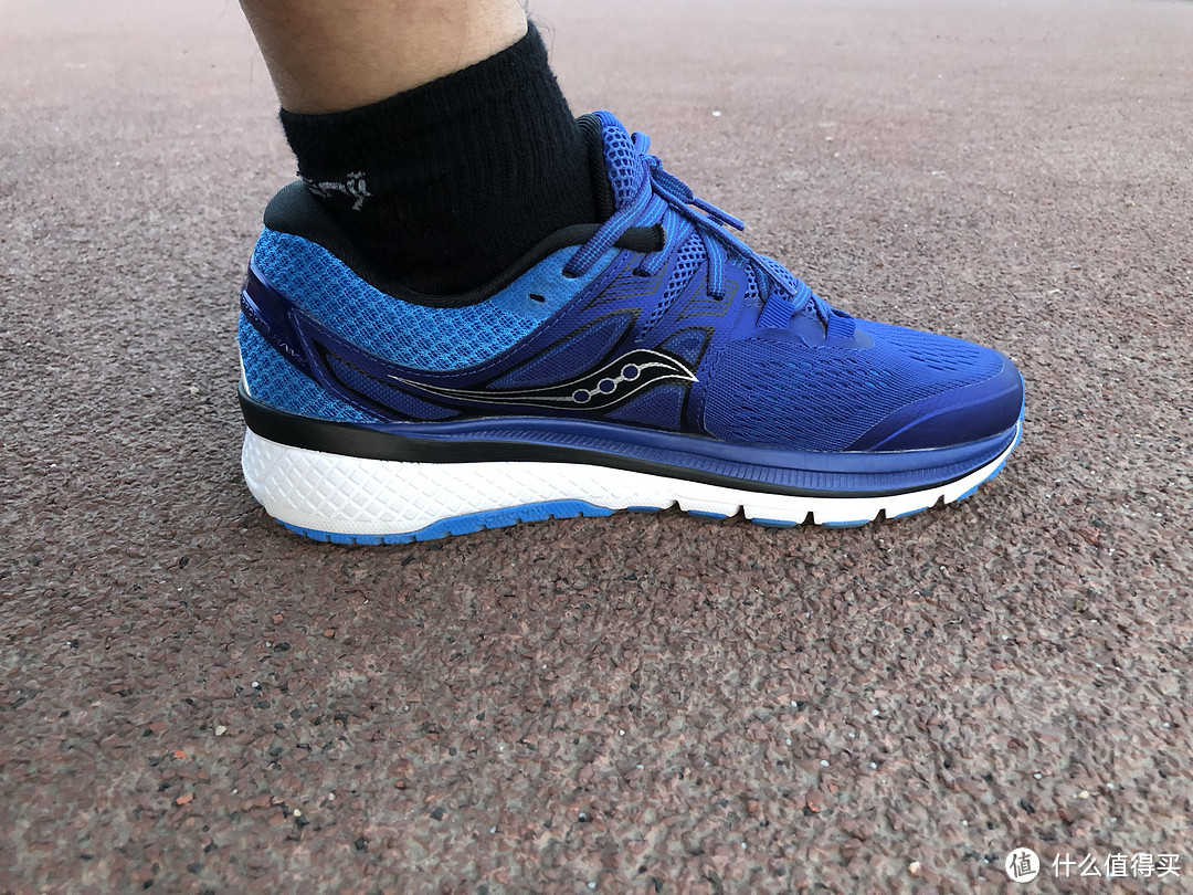 #剁主计划-郑州#Q弹脚感 亚瑟士的强力对手：Saucony 圣康尼 Triumph ISO 3 *级缓冲跑鞋 开箱