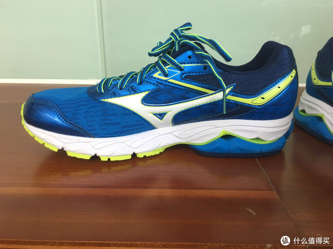 踩屎般的感觉 — Mizuno 美津浓 WAVE ULTIMA 9 评测