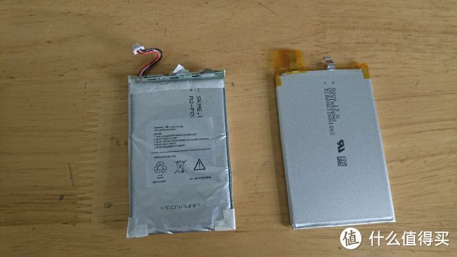 新旧电池，由于保护板有电量芯片，只能拆旧的使用。