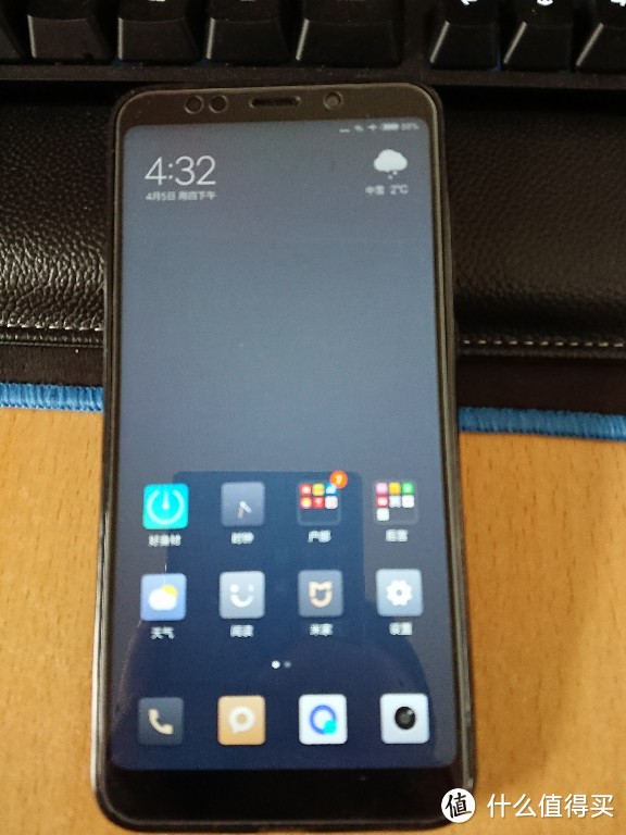 MI 小米 红米5 Plus 智能手机 和 Sony 索尼 XZ Premium 智能手机 对比