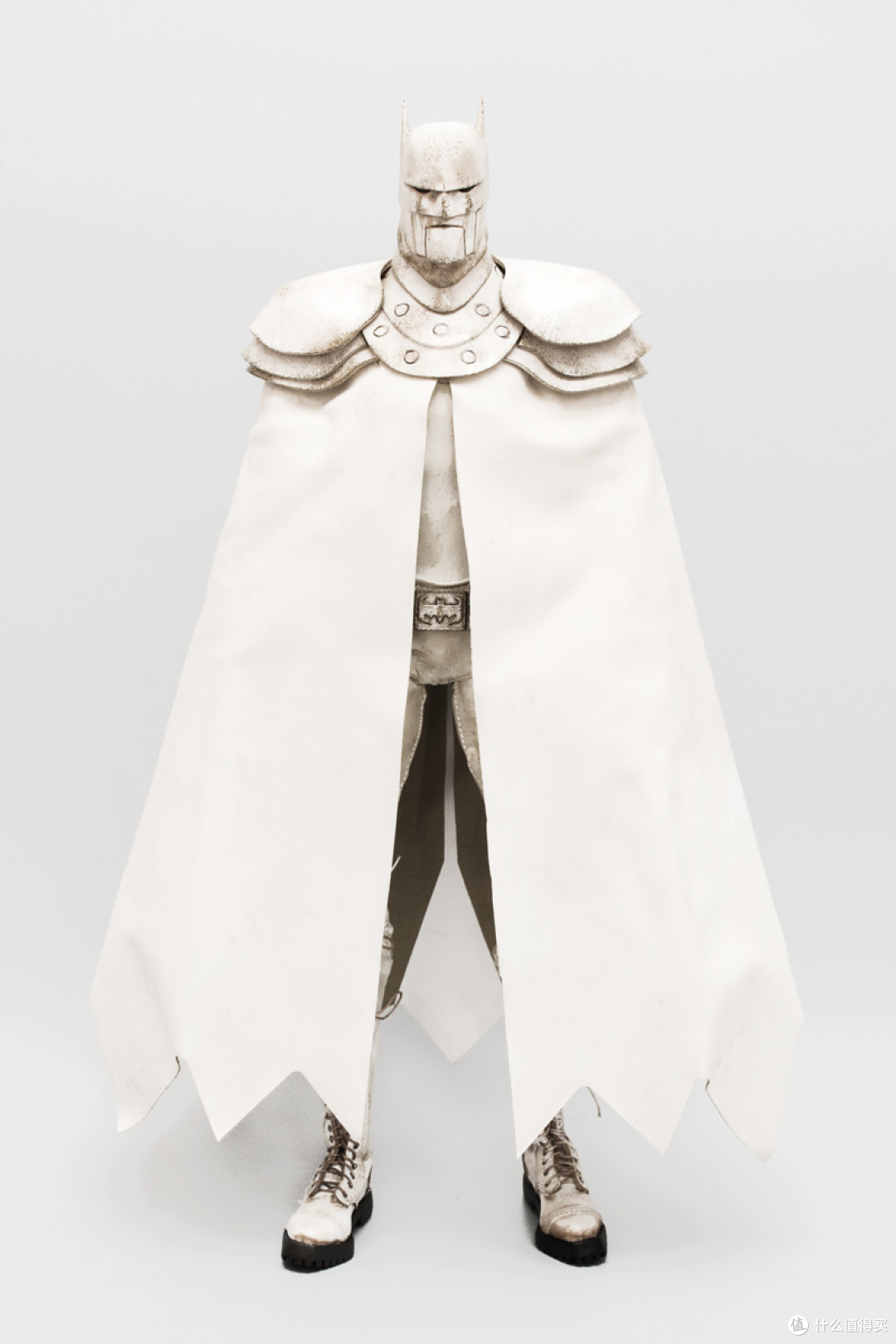 #全民分享季##本站首晒#白夜骑士:3A Toys 钢铁纪元 1/6 蝙蝠侠白色极地版可动人偶