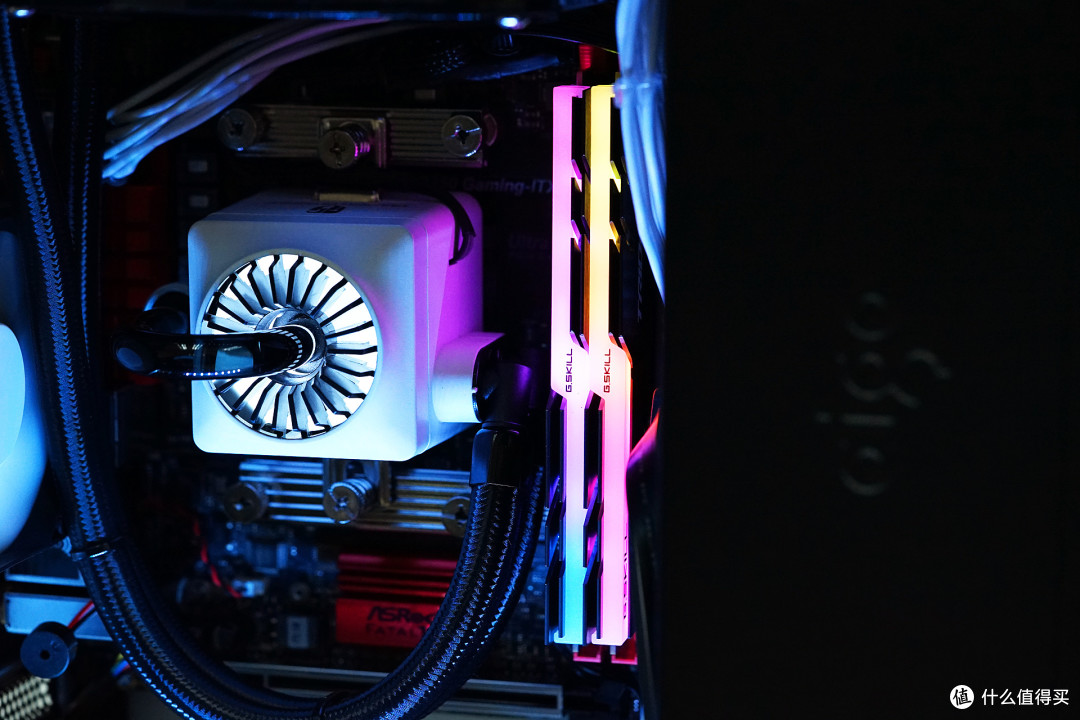 AMD 归来!搭载 Ryzen APU 的 JONSBO 乔思伯 UMX1 PLus ITX PC 机箱